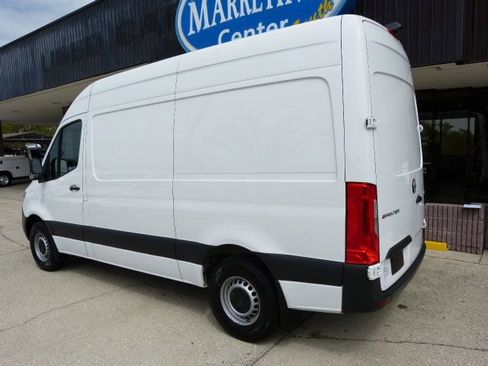 Used 2021 Mercedes-Benz Sprinter 1500 w/ Driver Convenience Package image 3
