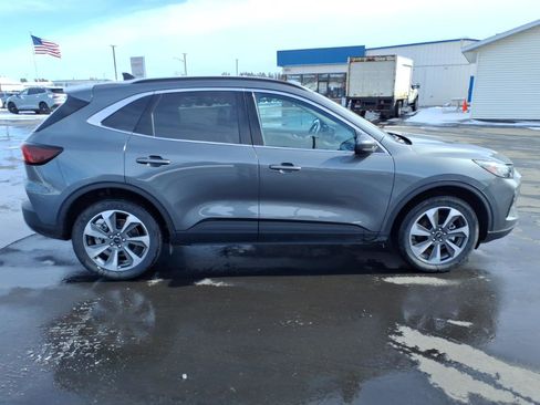 Used 2025 Ford Escape Platinum image 7