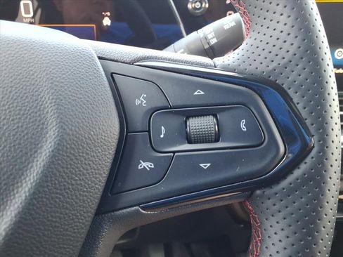 Used 2025 Chevrolet Trax RS w/ Driver Confidence Package image 28