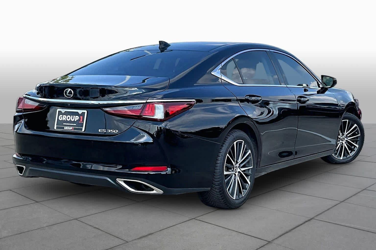 Used 2024 Lexus ES 350 w/ Premium Package FWD image 11