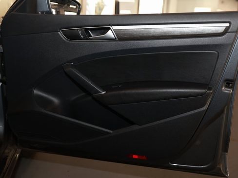 Used 2016 Volkswagen Passat 1.8T SE image 19