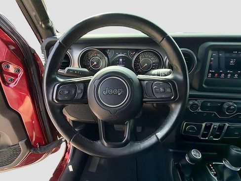 Used 2022 Jeep Wrangler Unlimited Sport AWD/4WD image 32