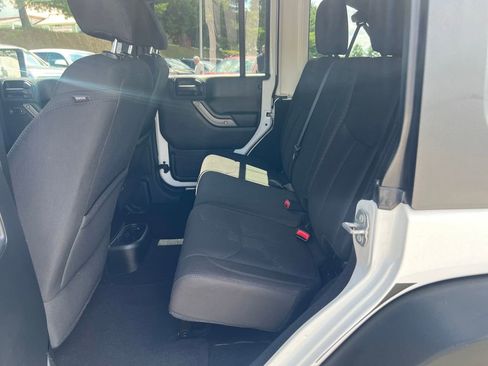 Used 2018 Jeep Wrangler Unlimited Sport S image 23
