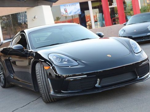 Used 2017 Porsche 718 Cayman S RWD image 2