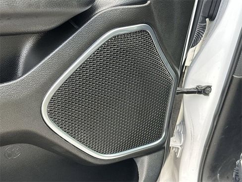 Used 2025 RAM 1500 Laramie image 23