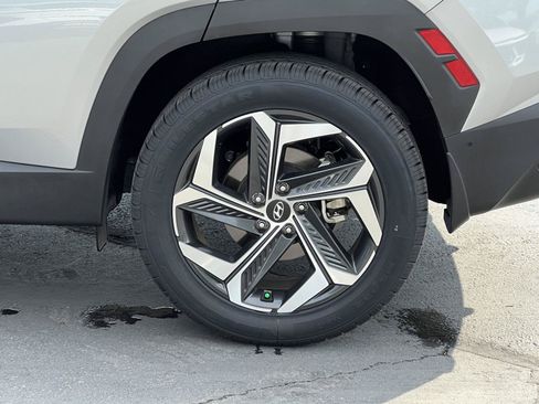 Certified 2023 Hyundai Tucson Limited AWD/4WD image 14