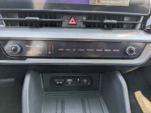 Used 2024 Kia Sportage EX FWD image 20