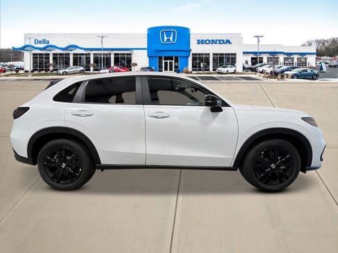 New 2027 Honda HR-V Sport image 2