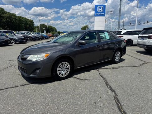 Used 2012 Toyota Camry LE FWD image 1