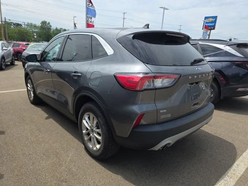 Used 2022 Ford Escape SE w/ Convenience Package FWD image 9