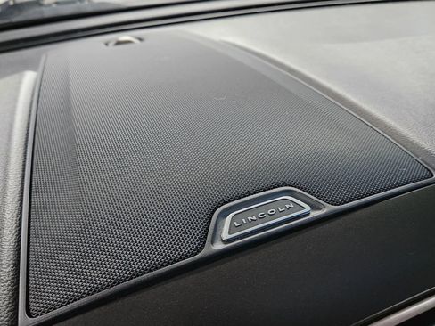 Used 2018 Lincoln MKX Reserve w/ Driver Assistance Package image 41