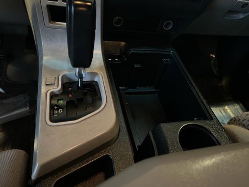 Used 2009 Toyota Tundra 4x4 CrewMax image 23