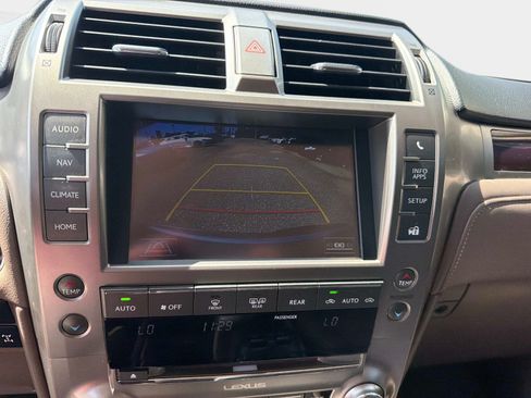 Used 2019 Lexus GX 460 Luxury AWD/4WD image 25
