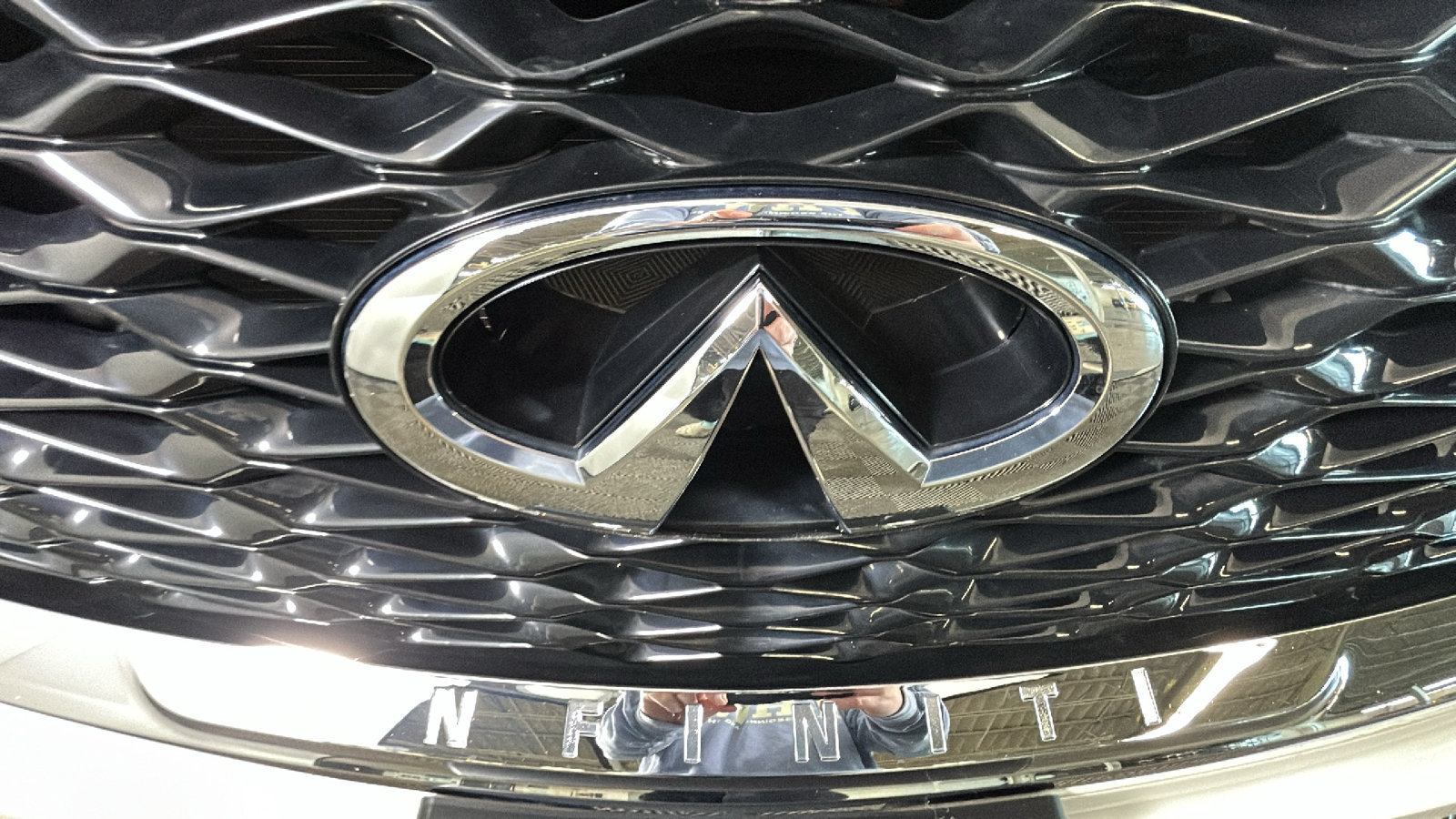 Used 2024 INFINITI QX60 Luxe AWD/4WD image 8