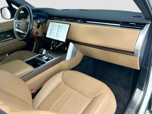 Certified 2023 Land Rover Range Rover SE AWD/4WD image 16