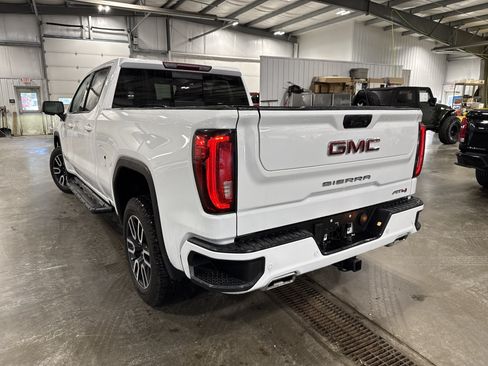 Used 2023 GMC Sierra 1500 AT4 w/ AT4 Premium Package AWD/4WD image 4