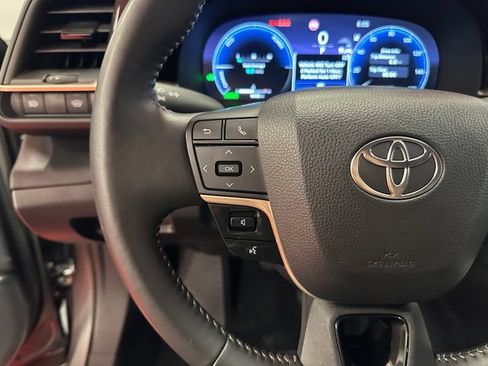 Certified 2026 Toyota Crown AWD/4WD image 20