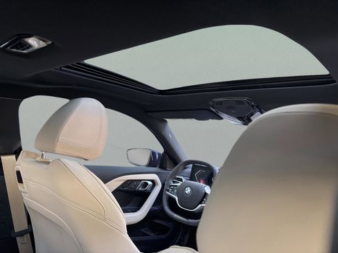 Used 2025 BMW 230i Coupe w/ Premium Package image 29