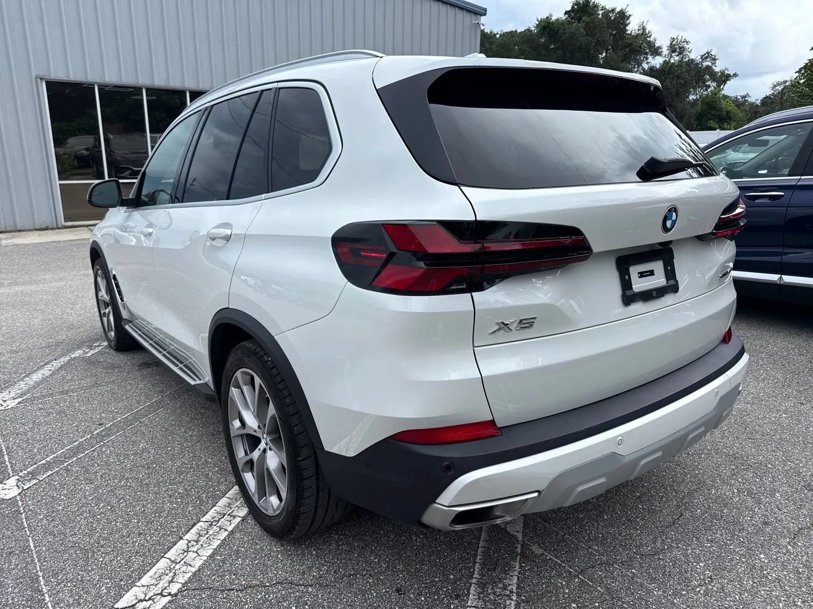 Used 2024 BMW X5 sDrive40i RWD image 11