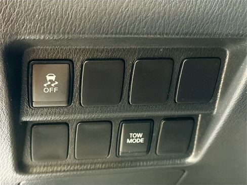 Used 2017 Nissan Pathfinder S image 12