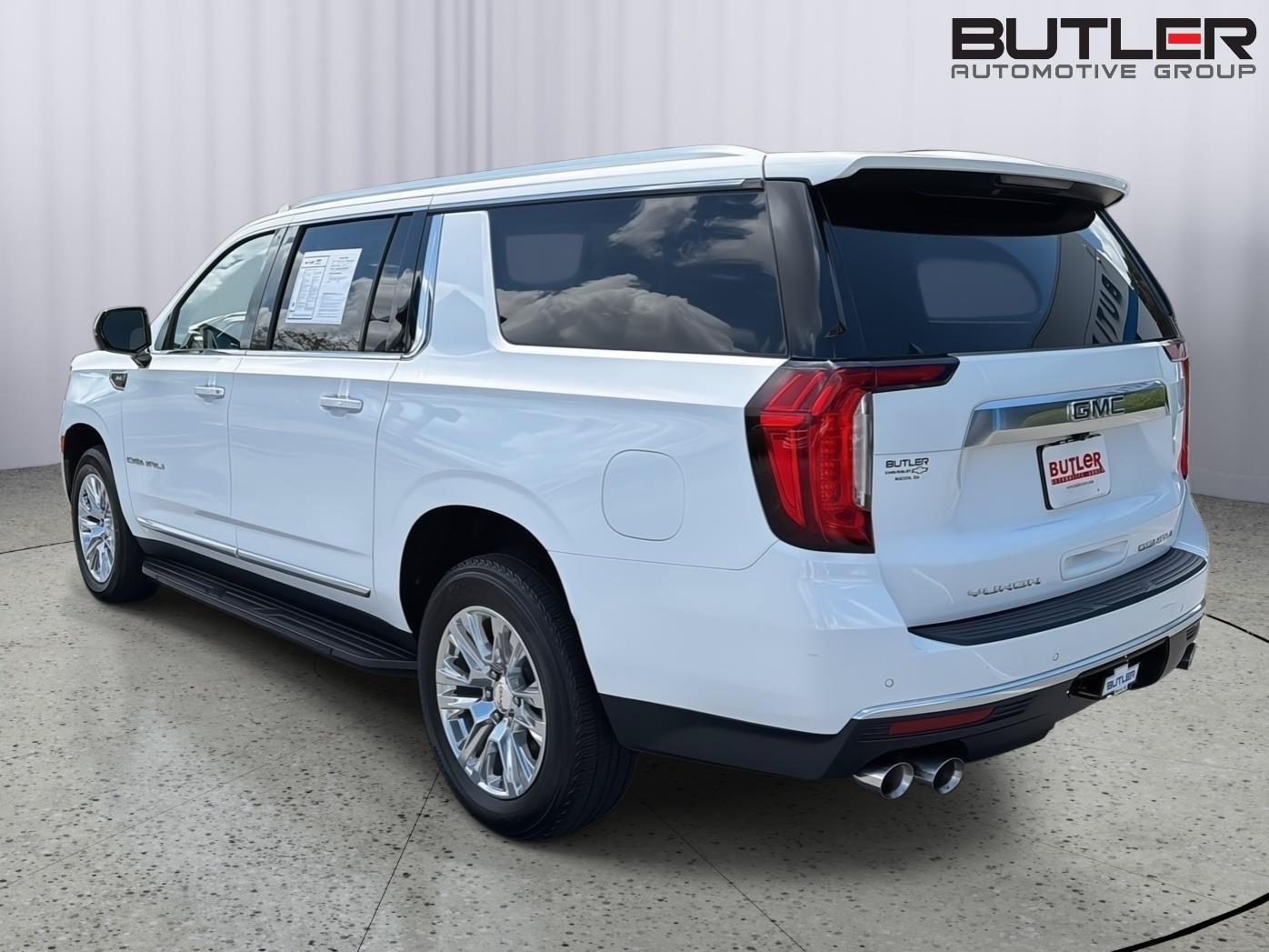 Used 2024 GMC Yukon XL Denali RWD image 4