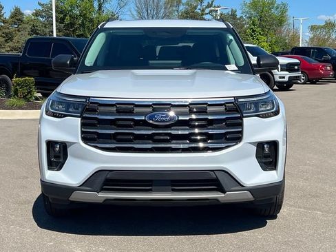Used 2026 Ford Explorer Active w/ Active Comfort Package AWD/4WD image 2