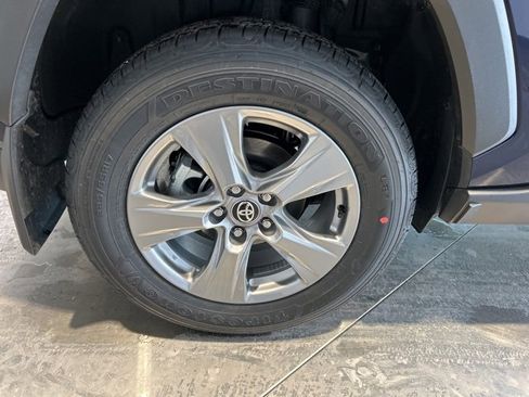 New 2025 Toyota RAV4 XLE image 22