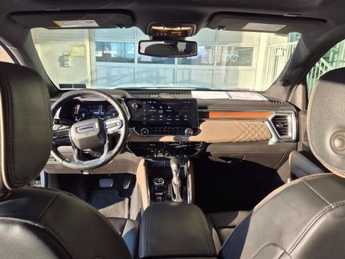 Used 2023 GMC Canyon Denali AWD/4WD image 17
