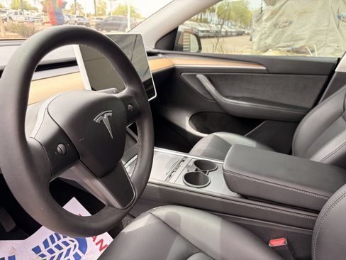 Used 2023 Tesla Model Y Long Range AWD/4WD image 19