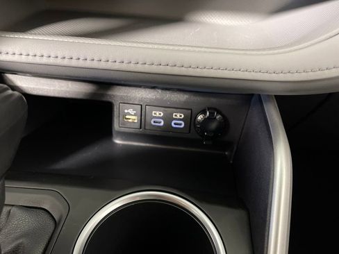 Certified 2023 Toyota Highlander LE image 30
