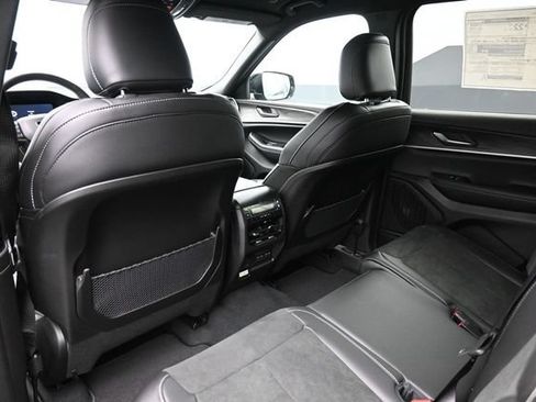 New 2026 Jeep Grand Cherokee L 4WD image 10