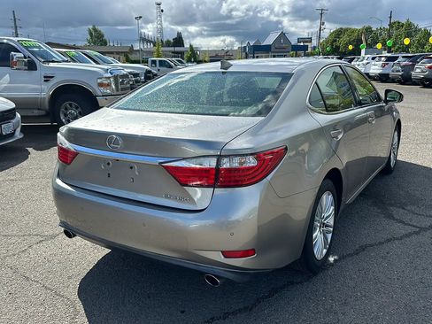 Used 2015 Lexus ES 350 w/ Luxury Package image 4