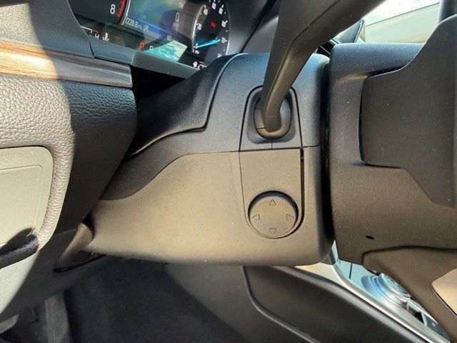 Used 2021 Ford Explorer Limited w/ Equipment Group 301A RWD image 15