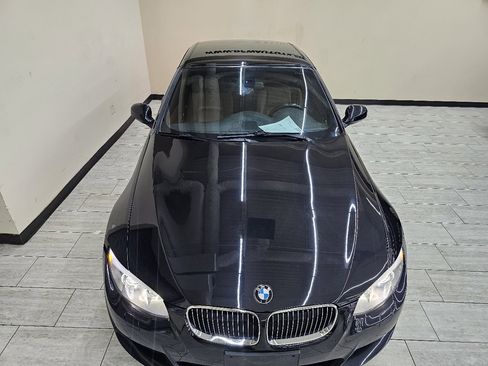 Used 2011 BMW 335i Convertible w/ M Sport Pkg image 4