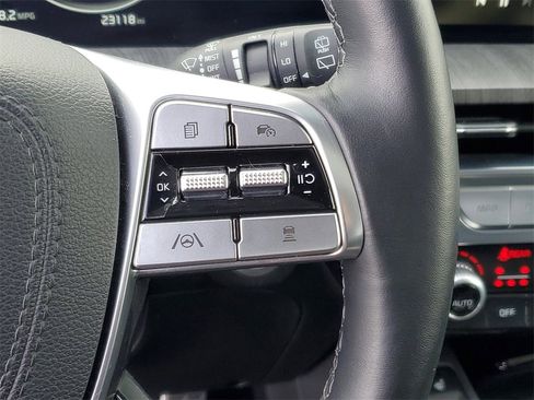 Used 2025 Kia Telluride SX w/ SX Captain's Chair Package image 14