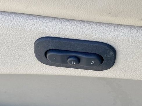 Used 2013 Jeep Grand Cherokee Limited w/ Advance Technology Group AWD/4WD image 16