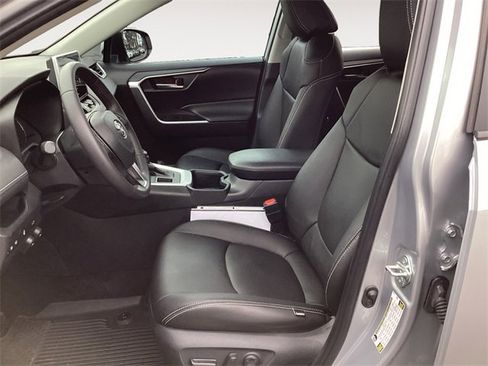 Used 2024 Toyota RAV4 XLE image 9