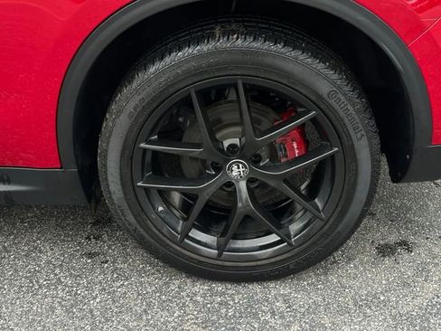 Used 2019 Alfa Romeo Stelvio Ti w/ Nero Edizione image 11