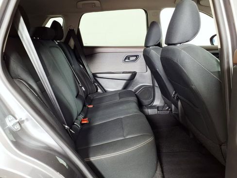 Used 2023 Nissan Rogue S FWD image 11