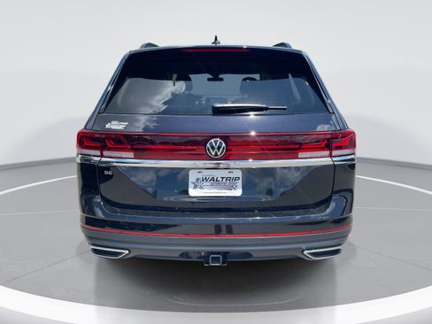 Used 2025 Volkswagen Atlas SE FWD image 8