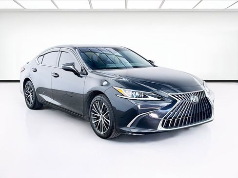 Used 2024 Lexus ES 300h w/ Premium Package image 3
