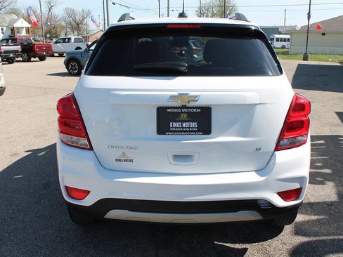 Used 2019 Chevrolet Trax LT w/ LT Convenience Package image 4