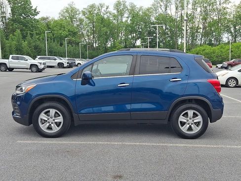 Used 2019 Chevrolet Trax LT w/ Sun & Sound Package AWD/4WD image 7