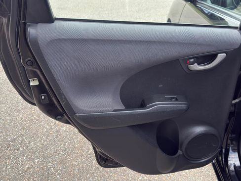 Used 2011 Honda Fit image 29