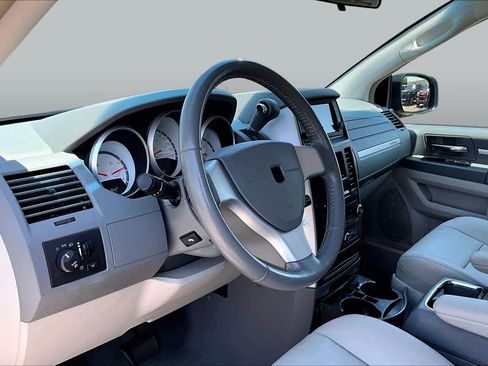 Used 2008 Dodge Grand Caravan SXT FWD image 16