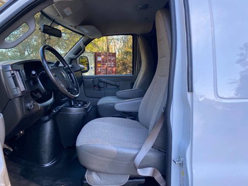 Used 2020 Chevrolet Express 2500 w/ Driver Convenience Package image 14