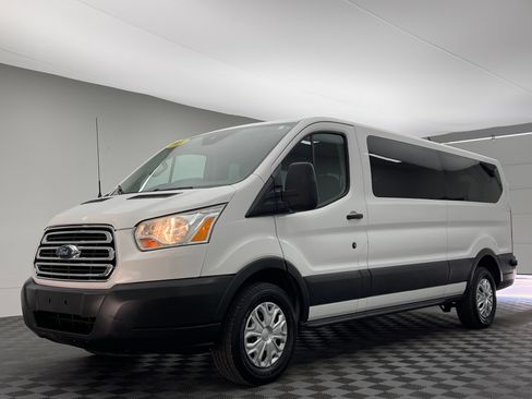 Used 2017 Ford Transit 350 XLT RWD image 2