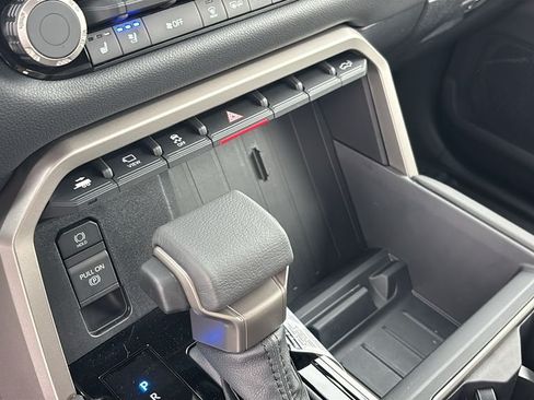 New 2026 Toyota Tundra Limited AWD/4WD image 24