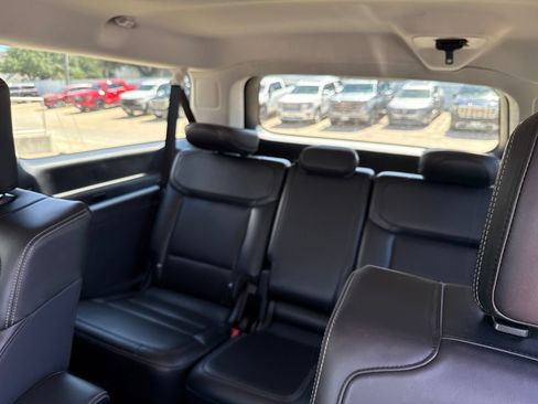 Used 2025 Ford Expedition Max Platinum AWD/4WD image 12