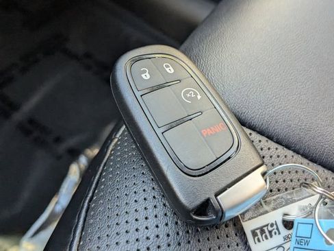 Used 2021 Jeep Cherokee Latitude Lux 80th Anniv w/ Quick Order Package 26U 80TH image 24